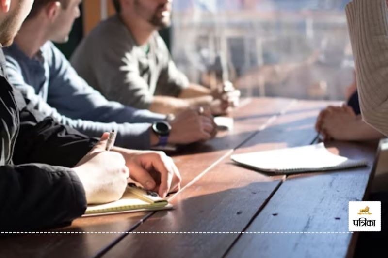 सिस्टम की लापरवाही! फरियादी भटकते रह जाते हैं, अधिकारी नदारद(photo-unsplash)