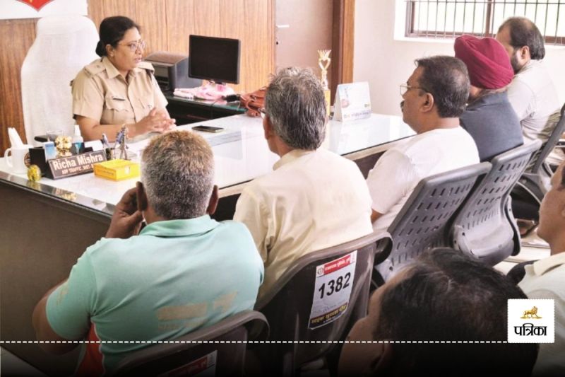 प्रेशर हॉर्न और अमानक साइलेंसर की बिक्री पर पुलिस सख्त (फोटो सोर्स - पत्रिका)