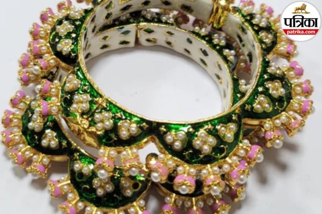 Meenakari green bangles trending 2025