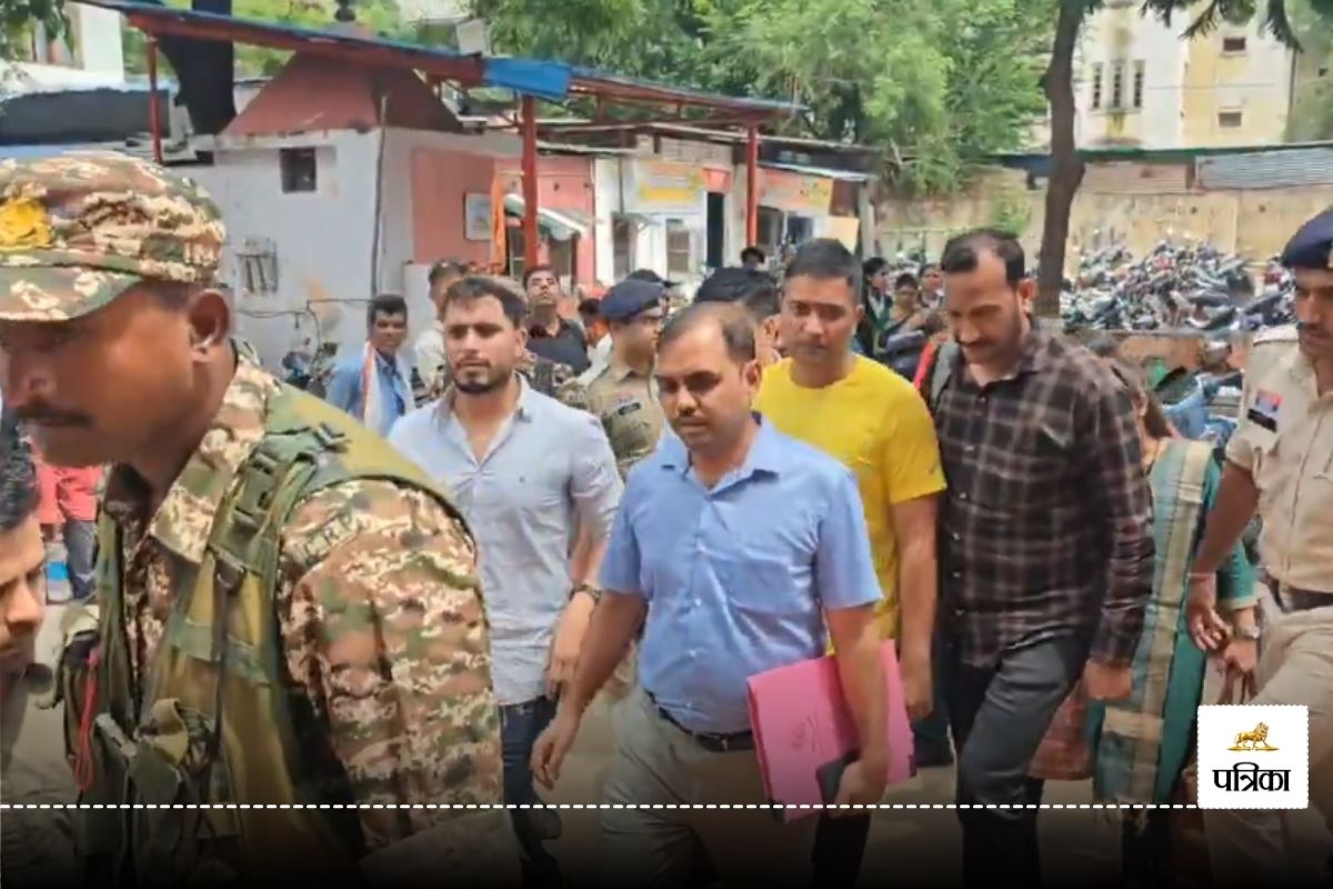 Breaking News: चैतन्य बघेल को कोर्ट लेकर पहुंची ED की टीम, देखें VIDEO