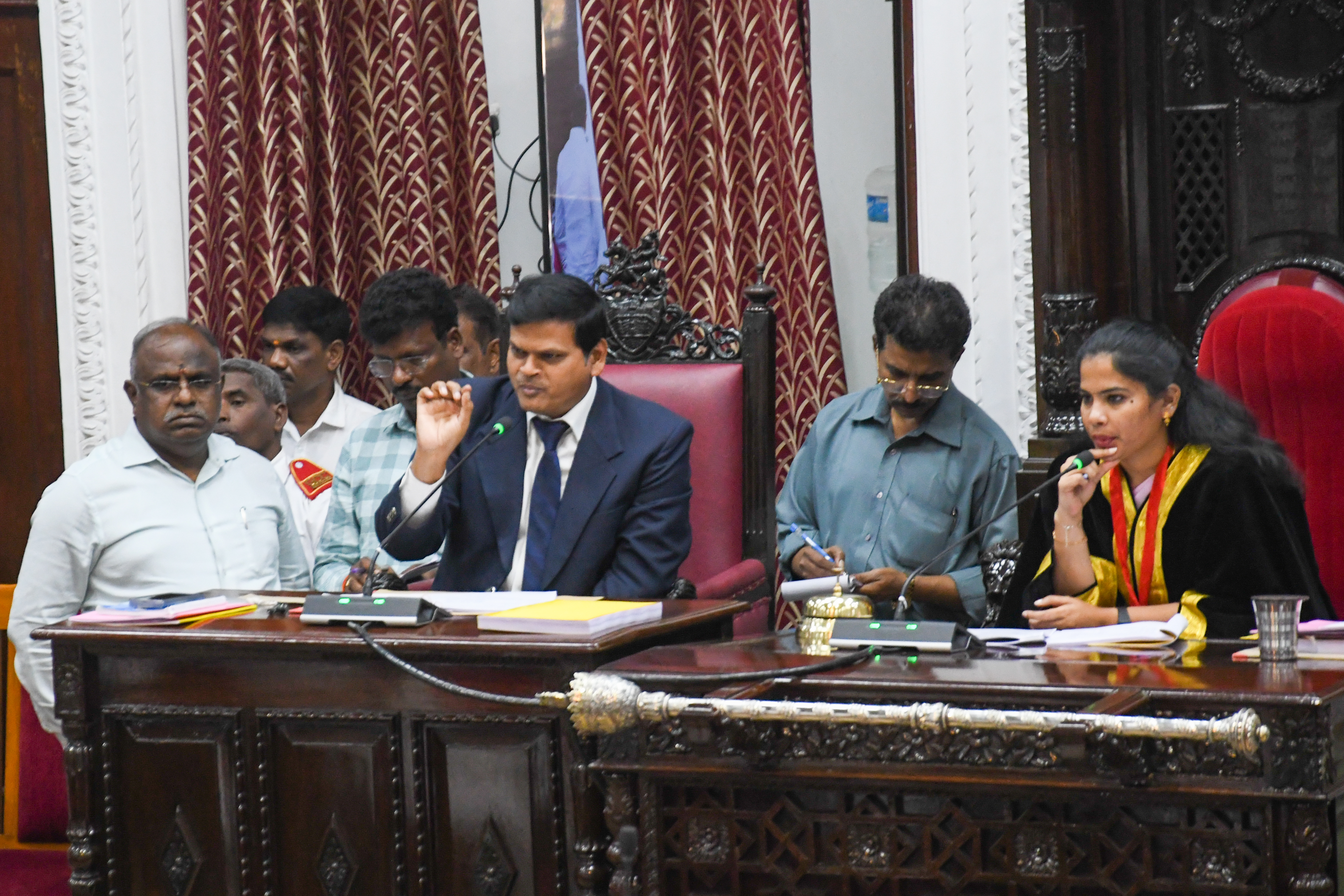 GCC : आवारा श्वानों को नियंत्रित करने के व्यापक उपाय होंगे: Mayor Priya - image