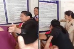 CG News: कोर्ट परिसर में महिला वकील ने फरियादी से की मारपीट, VIDEO हुआ वायरल,
जानें पूरा मामला - image