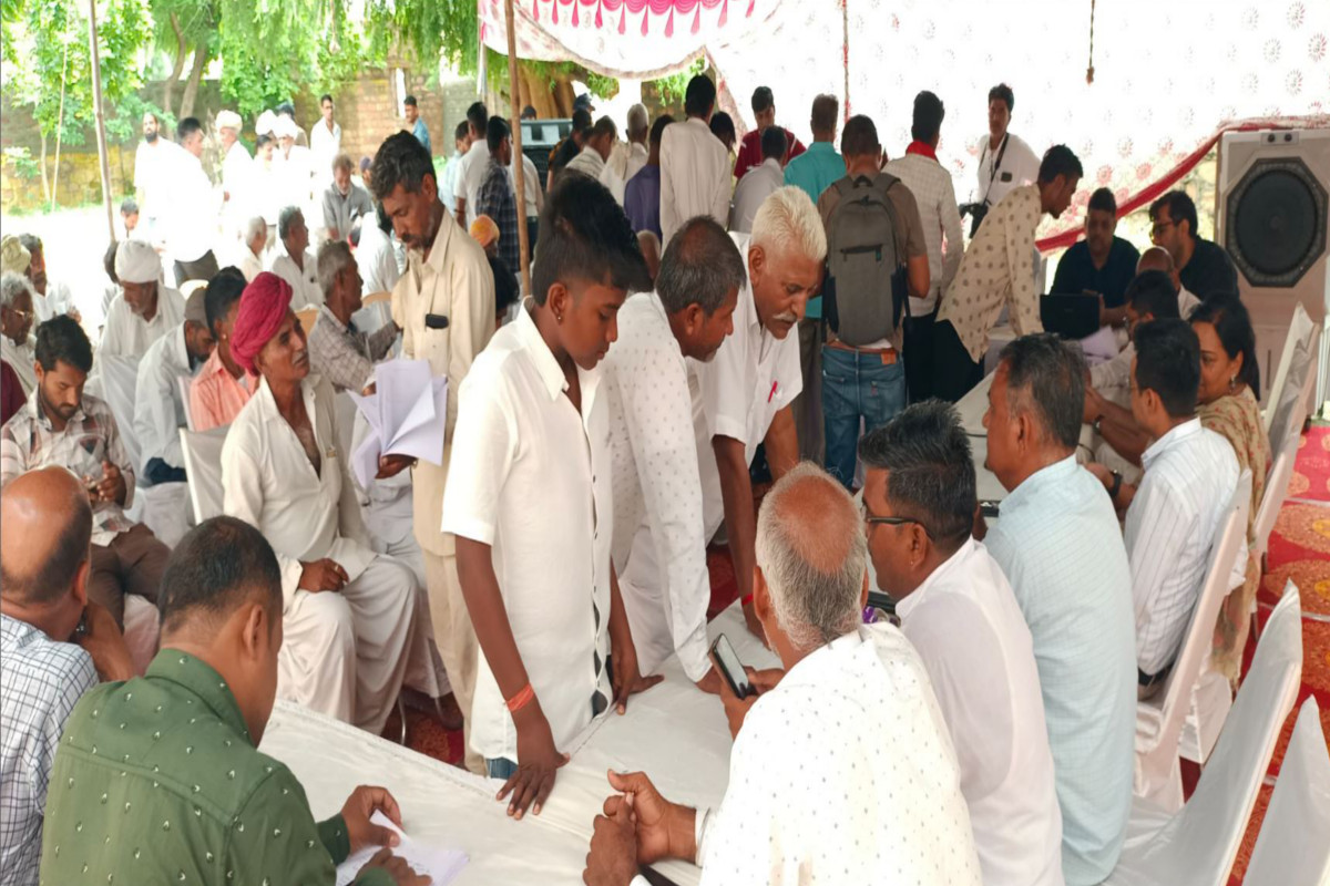 Rajasthan: दिल्ली-मुम्बई कॉरिडोर प्रोजेक्ट को लग सकता है झटका, ग्रामीणों का
आरोप, नियम ही बदल दिए