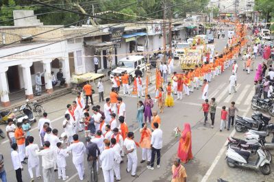 श्रद्धा, सेवा और शिव आराधना का संगम बनी कावड़ यात्रा, पुष्पवषाज़् से स्वागत