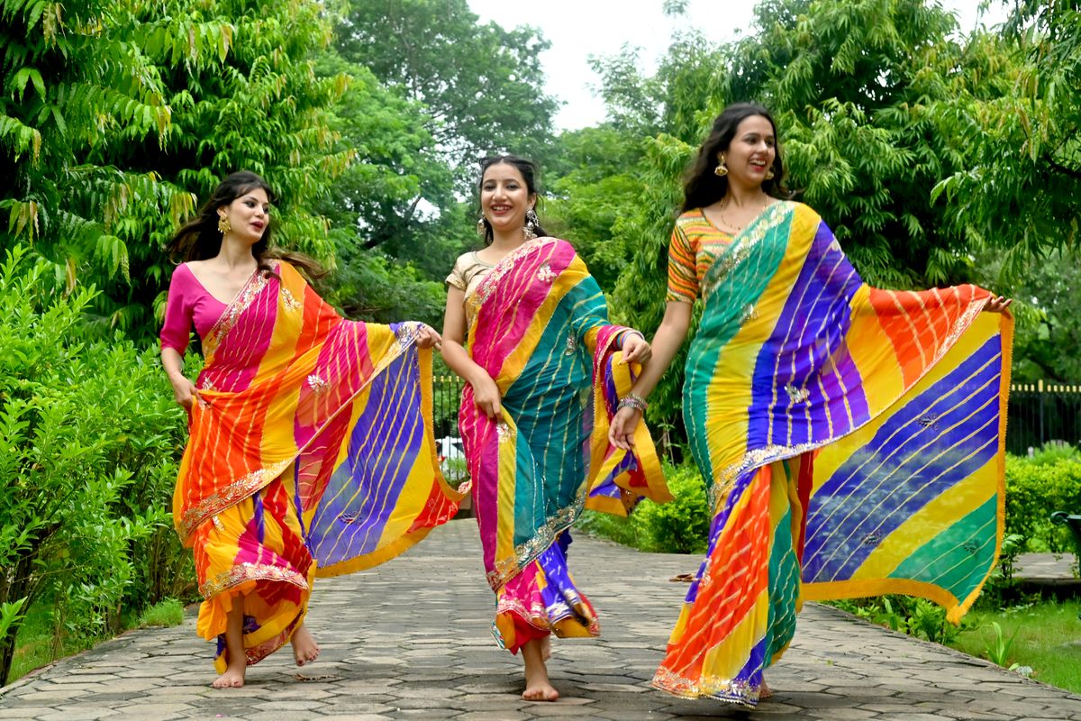 Hariyali Amavasya:हरियाली अमावस्या पर बिखरी लहरिया की सतरंगी बहार….