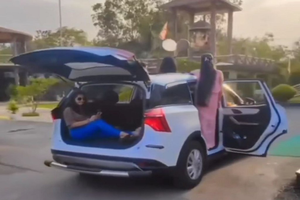 DSP wife birthday on car