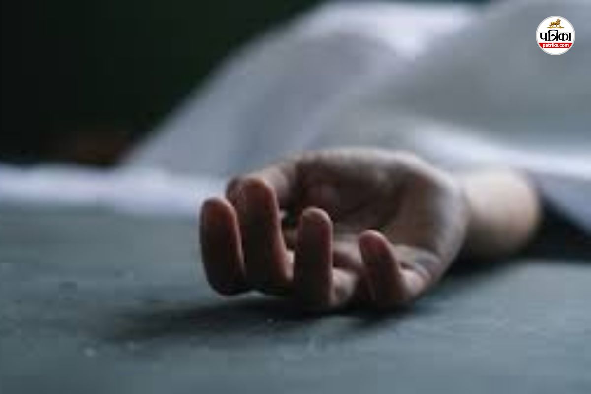 गांव में चर्चाओं का बाजार गर्म (Photo source- Patrika)