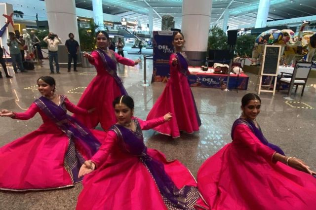Delhi Airport: दिल्ली एयरपोर्ट पर दिखेगा कथक-भरतनाट्यम और संगीत का संगम, यात्री भी बन सकेंगे हिस्सा