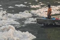 Yamuna River Pollution: युद्धस्तर पर यमुना की सफाई, फिर भी 4000 गुना ज्यादा बढ़ा बैक्टीरिया लेवल, रिपोर्ट देख चौंक जाएंगे आप