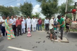 Rajasthan: अब सड़कों के सुधरेंगे हालात, दीया कुमारी ने औचक निरीक्षण कर ठेकेदारों
को दी सख्त चेतावनी - image