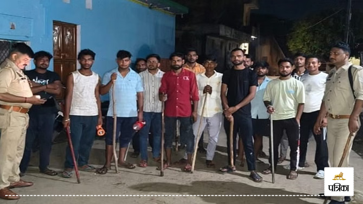 ड्रोन की दहशत में डूबे गांव! रामपुर, मुरादाबाद, अमरोहा और संभल में ग्रामीण कर
रहे पहरेदारी, ID देखकर ही दे रहे एंट्री