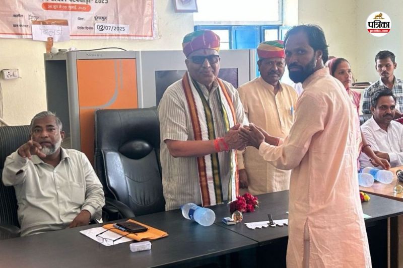 Dungarpur Pandit Deendayal Upadhyay Camp 98 girls got scooties got leases beneficiaries rejoiced