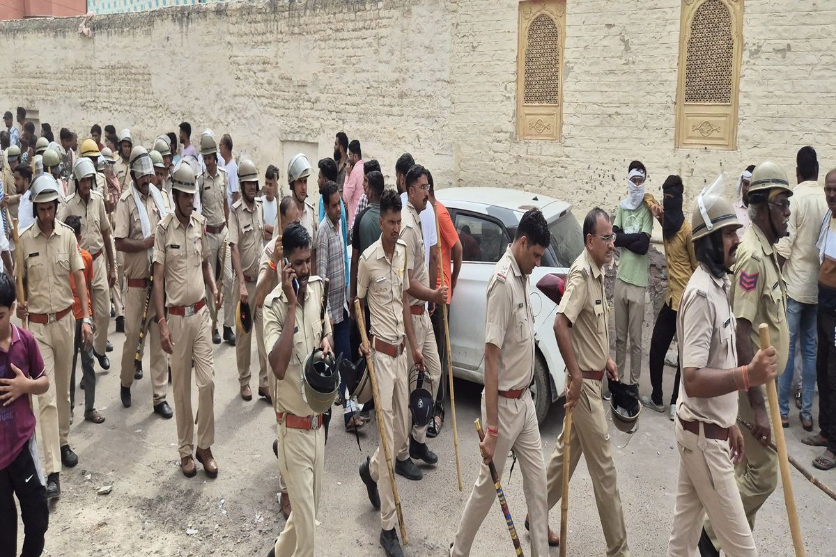 हर महीने हो रही थी 50 लाख रुपए की बिजली चोरी, फिर कुछ ऐसा किया बिजली कंपनी के
देखते ही रह गए लोग