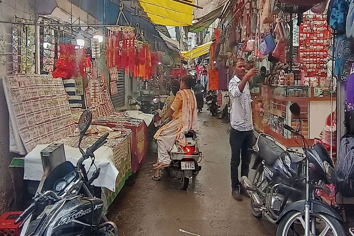 सड़कें या दुकानों की जागीर, अस्थायी अतिक्रमण ने शहर की रफ्तार को लगाया ब्रेक