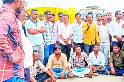 मूंग खरीदी में मनमानी पर दिखा आक्रोश, किसानों ने किया चक्काजाम - image