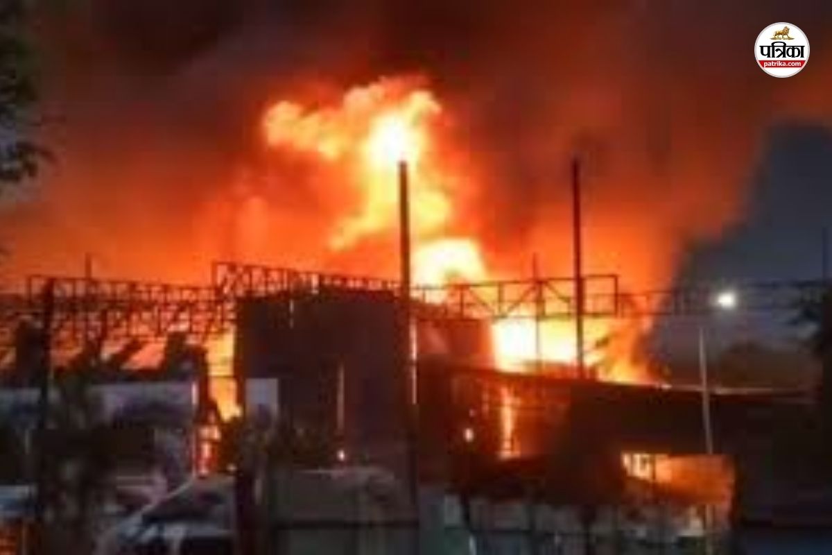 Fire : गाजियाबाद में होटल, पेपर मिल और बैंक में लगी आग मची अफरा तफरी