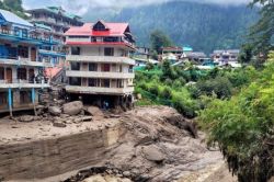 Himachal Pradesh: सड़क-पुल तो बह गए… अब आने-जाने का बस एक ही सहारा, संकट की घड़ी
में काम आई सरकार की नई तरकीब - image