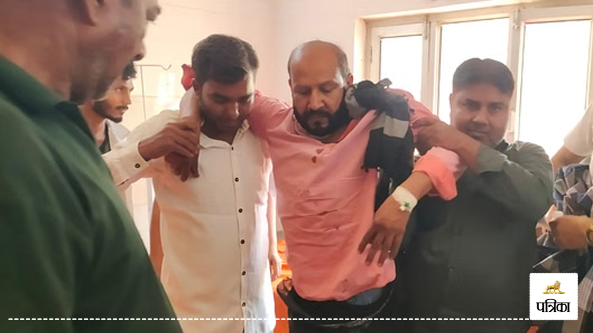 पत्नी ने चाकू से किया हमला, भाजपा अल्पसंख्यक प्रकोष्ठ के पूर्व जिलाध्यक्ष घायल,
निकाह की सच्चाई छिपाने पर भड़की पत्नी