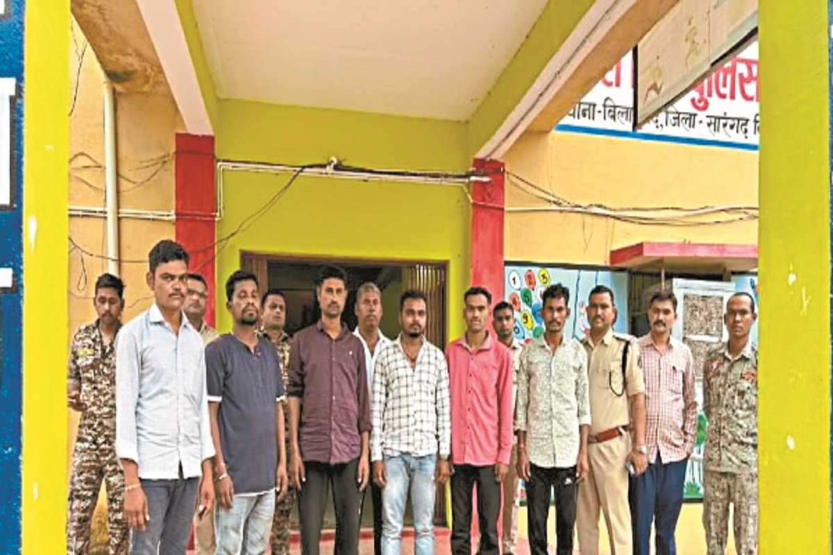 CG Crime News: हिंसा मामले में बड़ी कार्रवाई! ट्रैक्टर ड्राइवर को खंभे से बांधकर
पीटा, 7 आरोपी गिरफ्तार