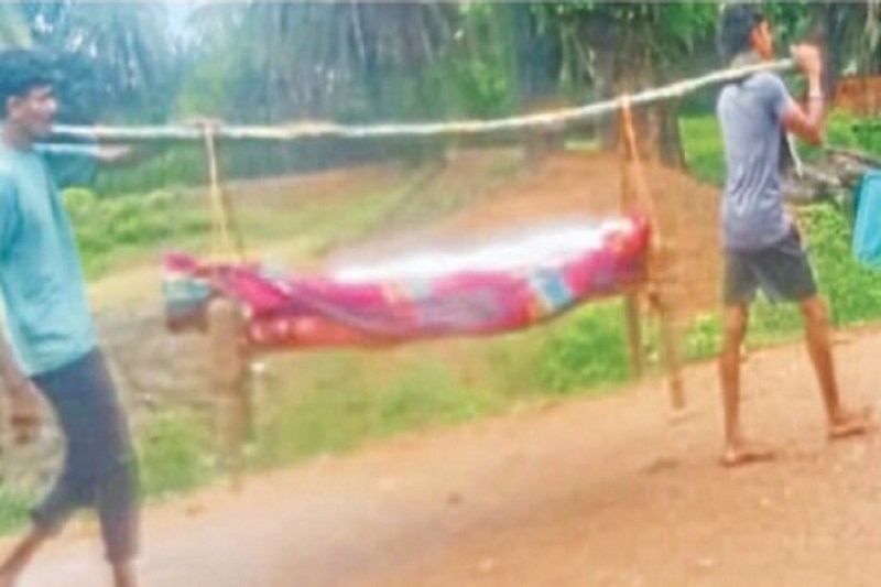 इलाज के अभाव में बुजुर्ग की मौत (Photo source- Patrika)