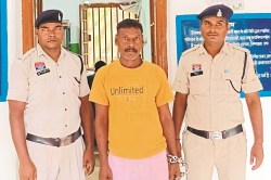 CG News: मंदिरों में चोरी करने वाला शातिर चोर गिरफ्तार, पुलिस ने जब्त किए स्वर्ण
आभूषण - image