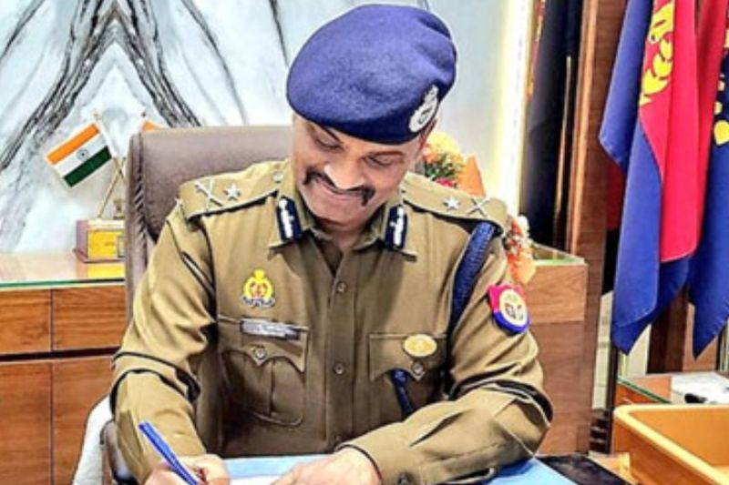 Ghaziabad Police: गाजियाबाद में 7 पुलिसकर्मियों पर गिरी गाज, कमिश्नर ने इस मामले में कर दिया सस्पेंड