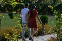 Ghaziabad: साहब! मेरी बेटी को बचा लो...घर से फरार हुई युवती तो पुलिस के पास पहुंचे परिजनों ने दी आत्मदाह की चेतावनी