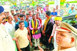 गोंडवाना गणतंत्र पार्टी ने खोला मोर्चा, गंभीर धाराएं न लगाने पर आंदोलन की
चेतावनी - image