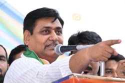 Rajasthan: डोटसरा ने पूछा- वसुंधरा, पूनिया या राठौड़ को CM क्यों नहीं बनाया?
अविनाश गहलोत पर जमकर बरसे - image