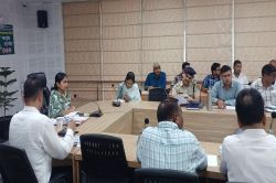 कलेक्टर डॉ. आर्तिका शुक्ला ने ली समीक्षा बैठक, योजनाओं की प्रगति पर दिए निर्देश - image