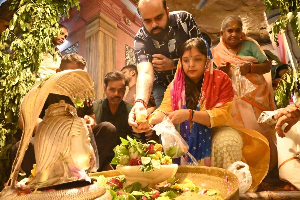 Savan Month Gufa mandir