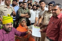 Rajasthan: रात 2 बजे कलक्टर ने मानी सांसद बेनीवाल की मांगे, बोले- ‘जितना छेड़ेगी
सरकार, उससे 100 गुना ज्यादा मैं छेड़ूंगा’ - image