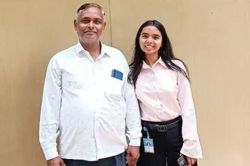 Success Story: कबाड़ बीनते समय बजी मोबाइल की घंटी, बेटी की कामयाबी पर खुशी से
छलके पिता के आंसू - image