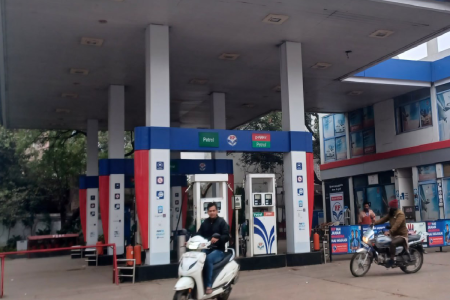 Helmet Petrol Rule 2025