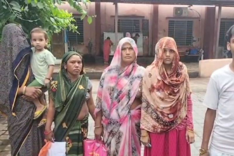 Bharatpur Biggest Women Hospital Changed Baby Diaper was Changed Secret was Revealed Mothers lost her senses Hospital Ruckus