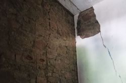 बम्बूली का उपस्वास्थ्य केंद्र भवन नाकारा घोषित - image