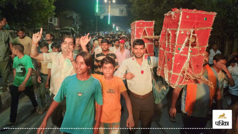 Huge group of Kanwariyas left for Haridwar from Sambhal