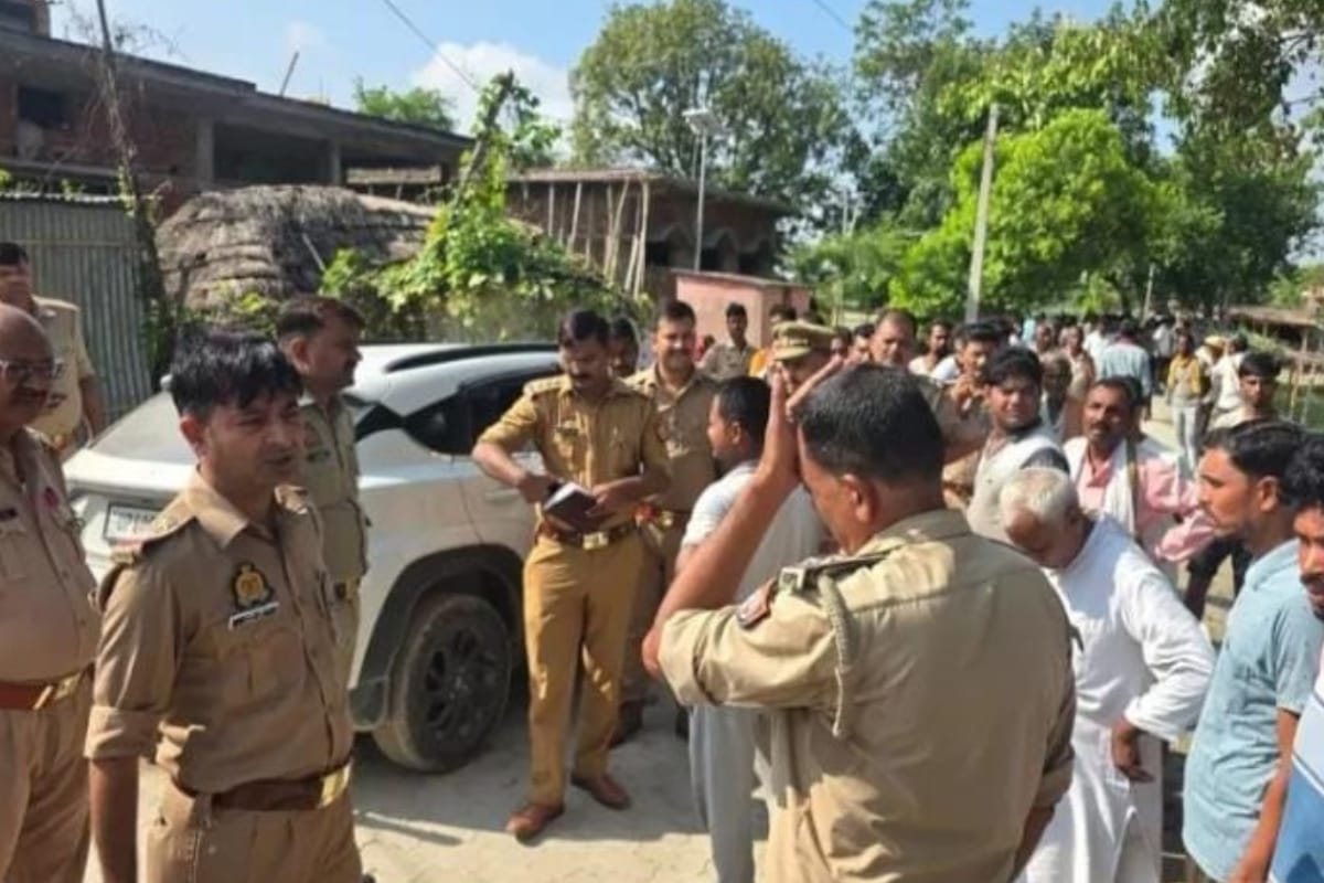 कुशीनगर में प्यार को मिली खौफनाक सजा, हत्या कर लटकाए गए खून से सने युवक और
किशोरी के शव…गांव में मची सनसनी