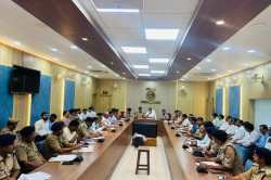 मोहर्रम और श्रावण यात्रा पर बरती जाए विशेष सतर्कता, हर घटना पर पुलिस त्वरित
कारवाई करें : मंडलायुक्त, गोरखपुर - image