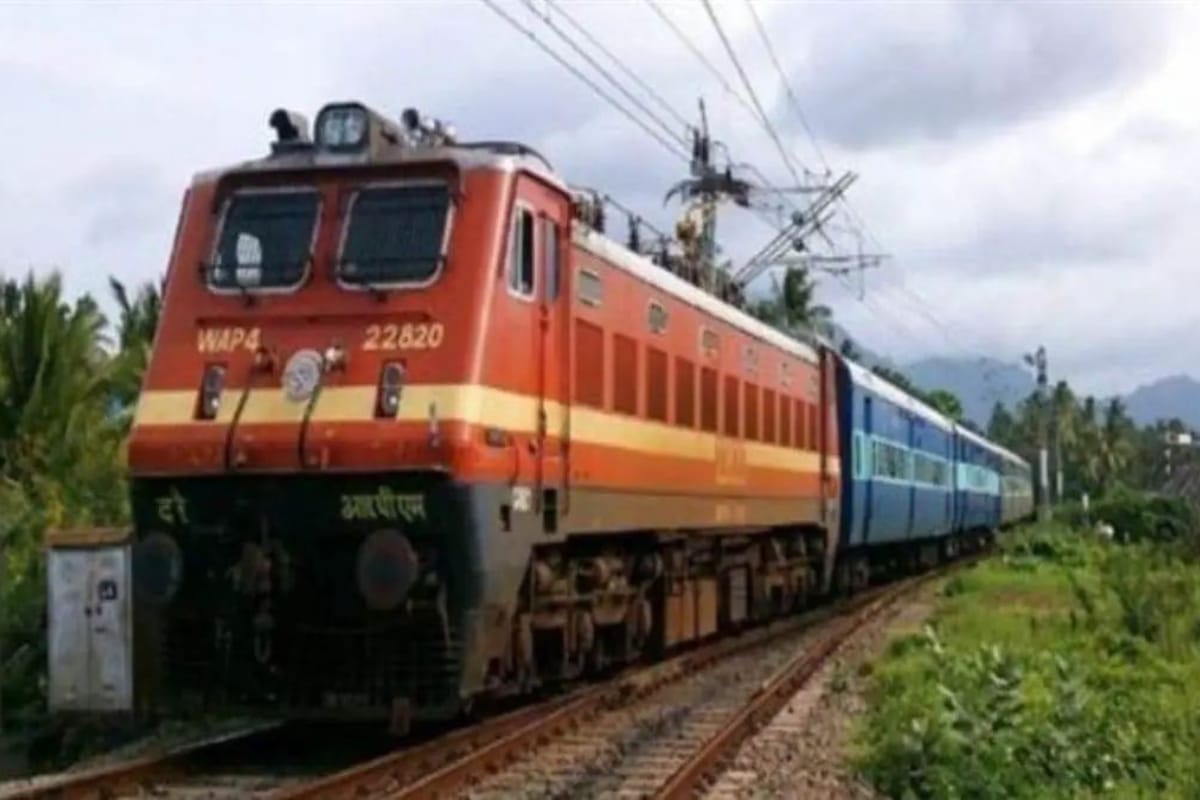बाबाधाम जाने वाले श्रद्धालुओं की सुविधा के लिए चलेगी श्रावणी मेला स्पेशल ट्रेन,
टिकटों की बुकिंग शुरू