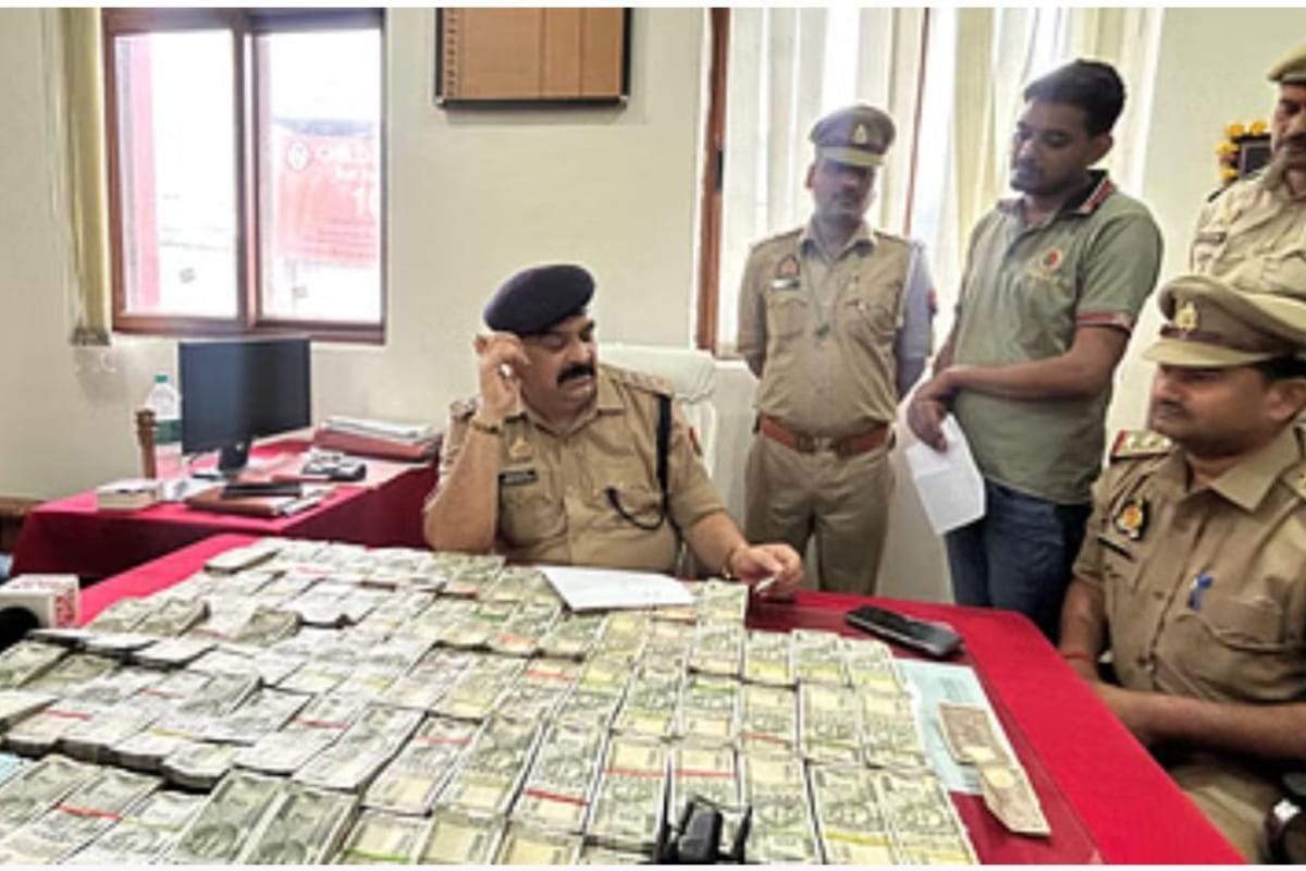 संदिग्ध अवस्था में घूम रहे युवक के ट्रॉली बैग की तलाशी से स्टेशन पर हड़कंप,
बिहार जाने से पहले ही GRP ने दबोचा