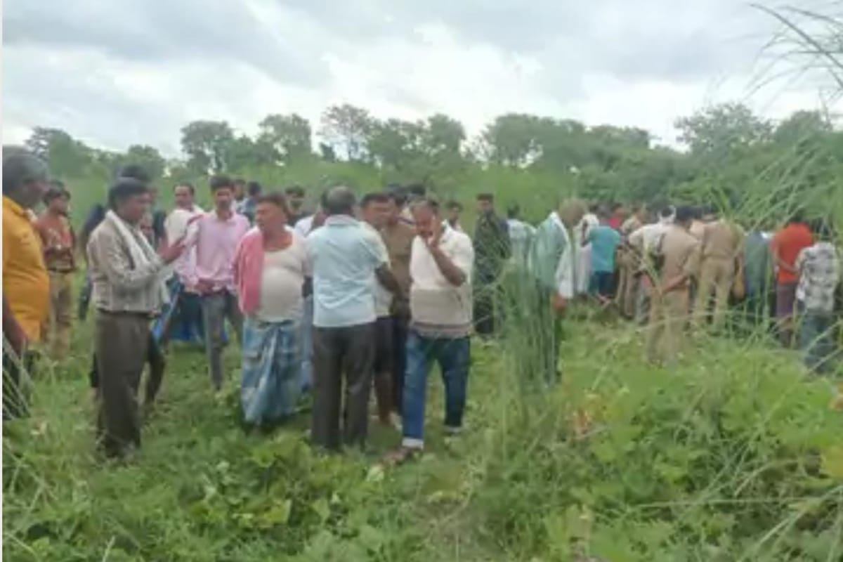 यूपी में दरोगा के बेटे की हत्या…ओवरटेक करने के विवाद में हुई घटना, गंडक नदी से
बरामद हुई लाश