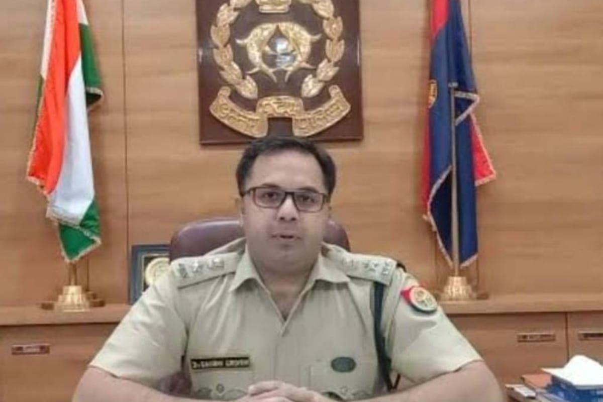 अपराधमुक्त अयोध्या बनाने को लेकर SSP का अभियान…अब तक खुल चुकी है 13 अपराधियों की
हिस्ट्रीशीट