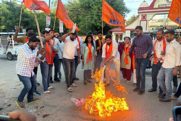 Up news, gorakhpur news, police