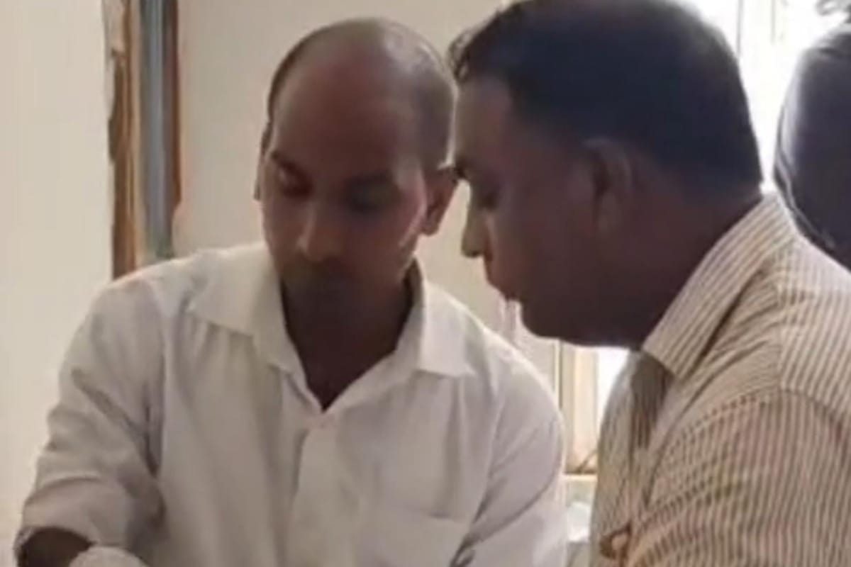 पारिवारिक कलह ने लील ली पिता,पुत्र की जिंदगी…बंद कार में पड़े मिले दोनों,
परिजनों में कोहराम