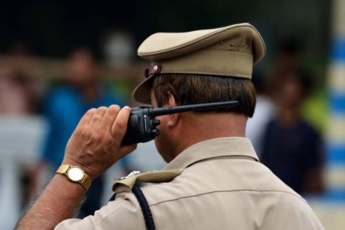 वाह दरोगा जी…फोन पे से लिए 40 हजार, 2.40 लाख लिए नगद, हाईकोर्ट के सख्त रुख पर SP
ने किया सस्पेंड