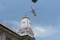 सीएम योगी किए रुद्राभिषेक, हेलीकॉप्टर से मंदिरों पर बरसाए गए फूल…श्रद्धालुओं के
जयकारे से गूंज उठे परिसर - image