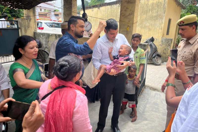 Up news, DM गोरखपुर, cm Yogi