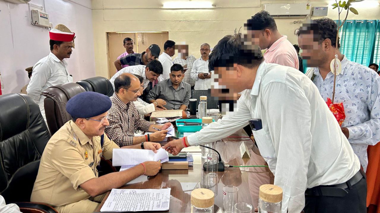 जमानत पर छूट कर आए युवक का शव पेड़ से लटका मिला, फॉरेंसिक टीम को मौके पर बुलाया
गया