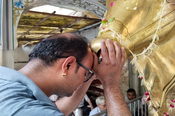 श्रद्धालुओं ने हर-हर महादेव के जय घोष के बीच भोलेनाथ की पूजा अर्चना कर जलाभिषेक किया। इस दौरान बोल बम ताड़क बम के जयकारे गूंजते रहे। 
